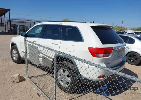 2012 Jeep Grand Cherokee Laredo z USA, uszkodzony, nr VIN 1C4RJFAG9CC318981